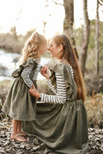 Load image into Gallery viewer, MOMMY CORDUROY FRILL SUSPENDER SKIRT