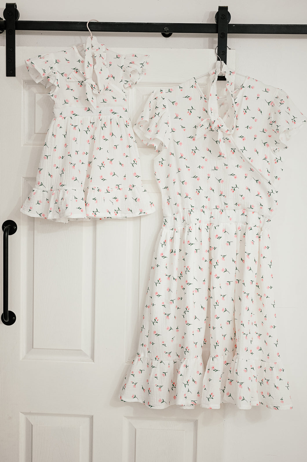 FLORAL MUSLIN CROSS ELASTIC MOMMY DRESS