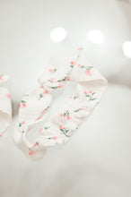 Load image into Gallery viewer, FLORAL MUSLIN HEADBAND