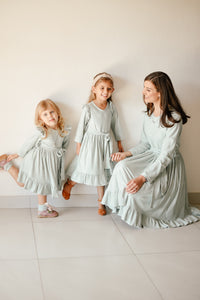 Mommy Long sleeve Pleated dress